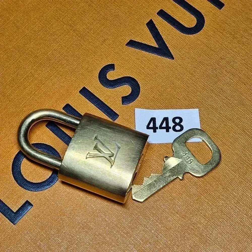 🔐  Louis Vuitton Padlock key set